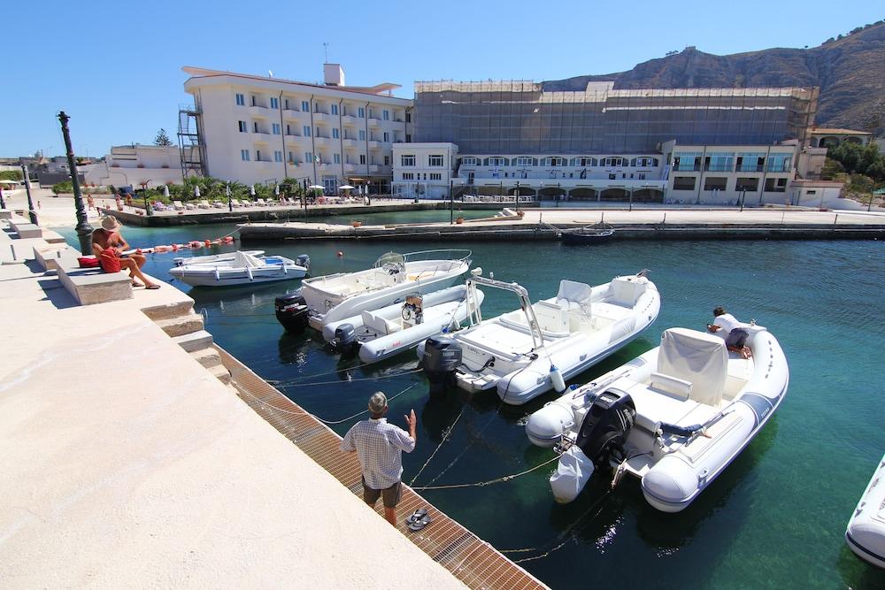 Tirreno Hotel